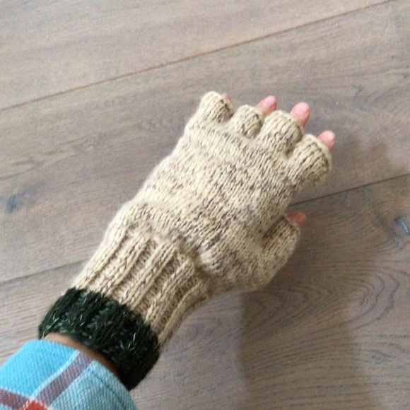New Sundance Catalog 100% wool fleece lined cloves/ Snowstorm Cliff Gloves - Picture 6 of 10
